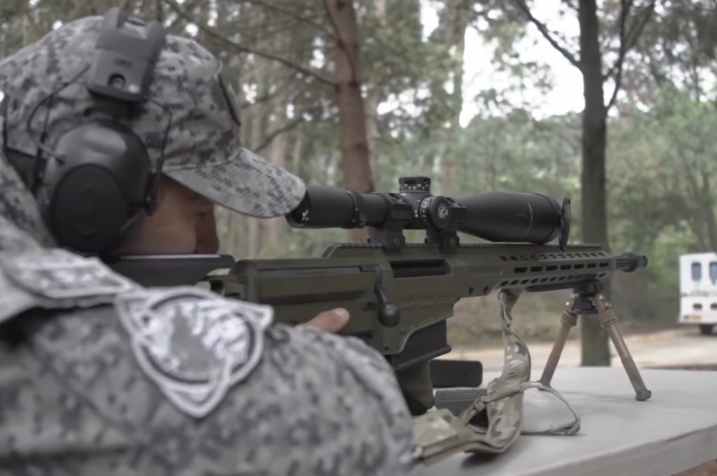 コロンビア空軍 都市型特殊作戦群 (Barrett MRAD)