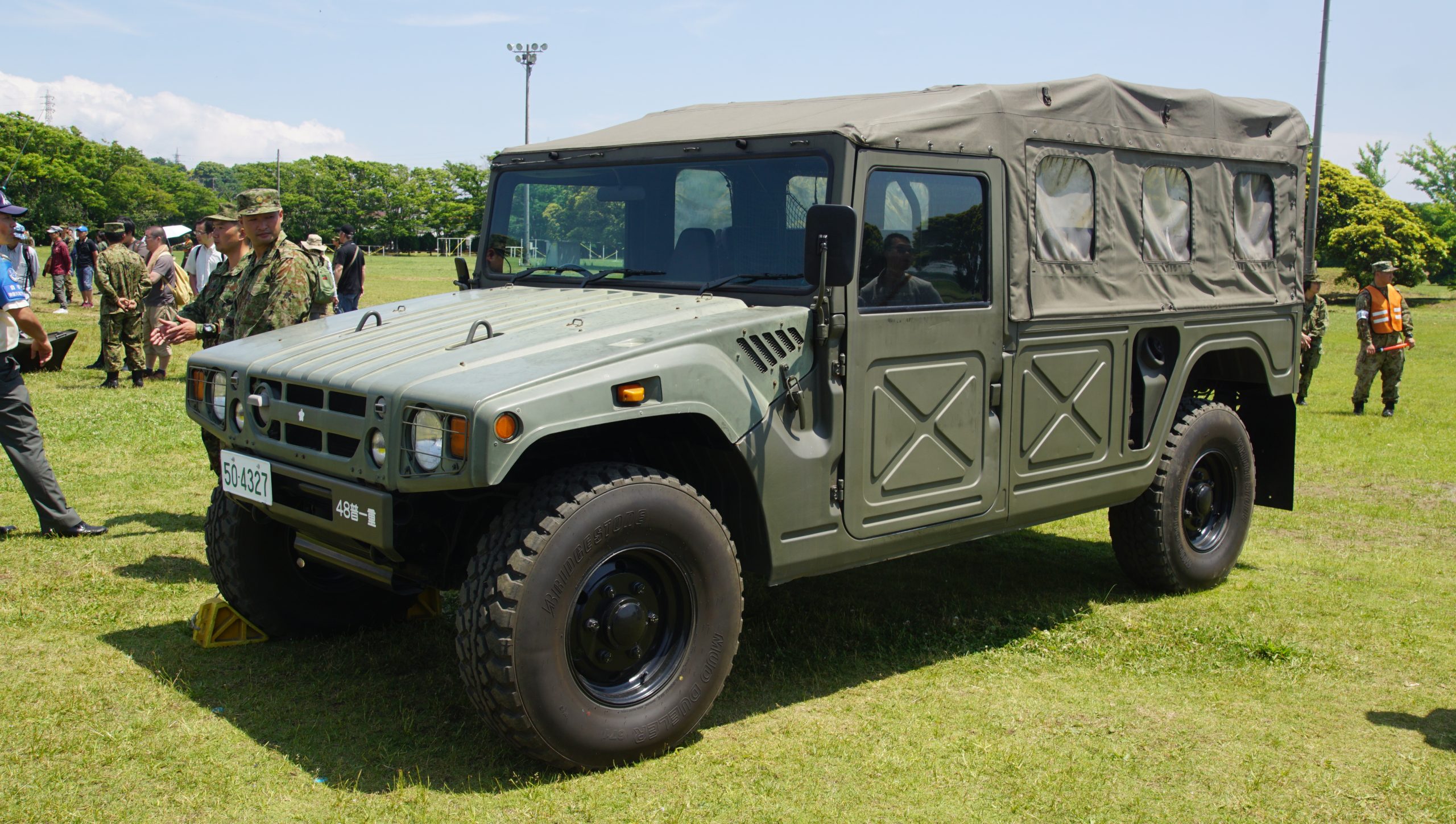高機動車