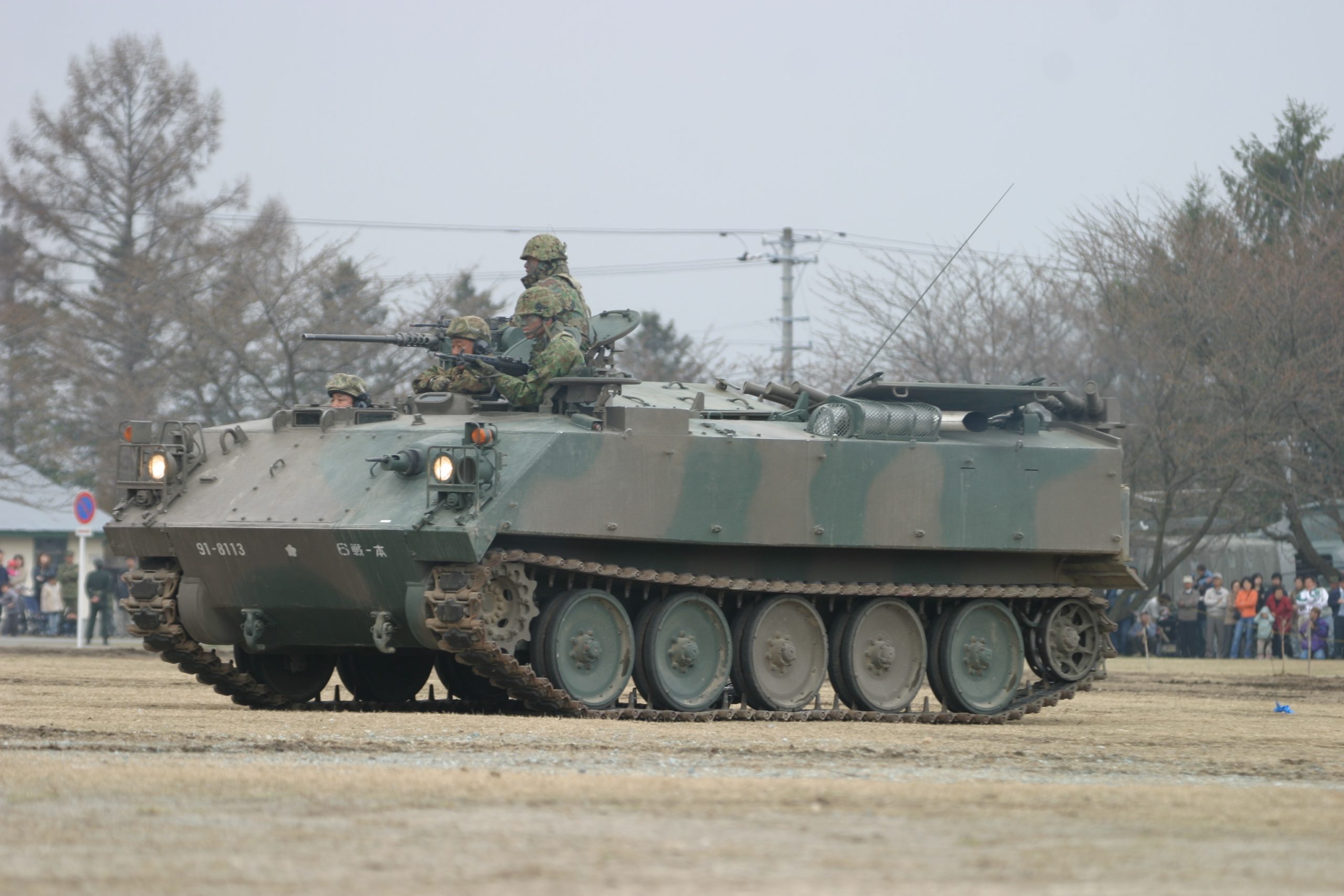 73式装甲車