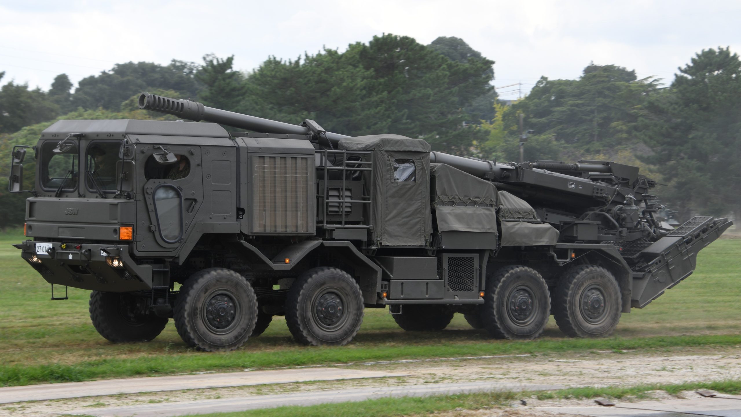 19式装輪自走155mmりゅう弾砲