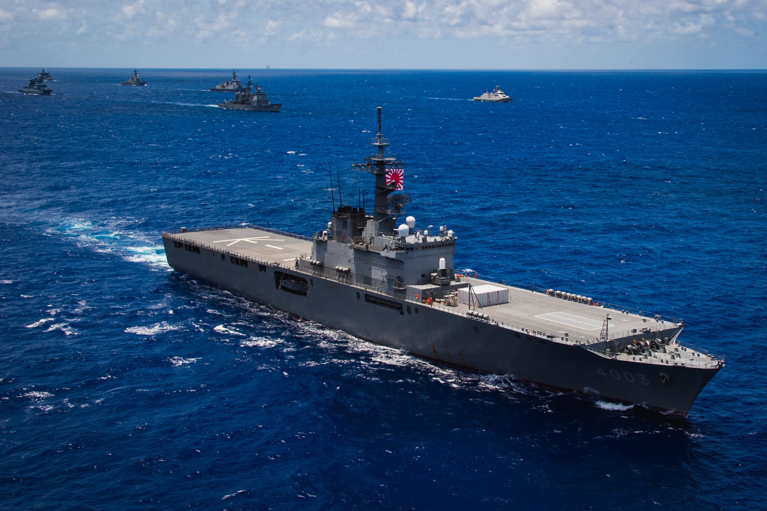 おおすみ型輸送艦