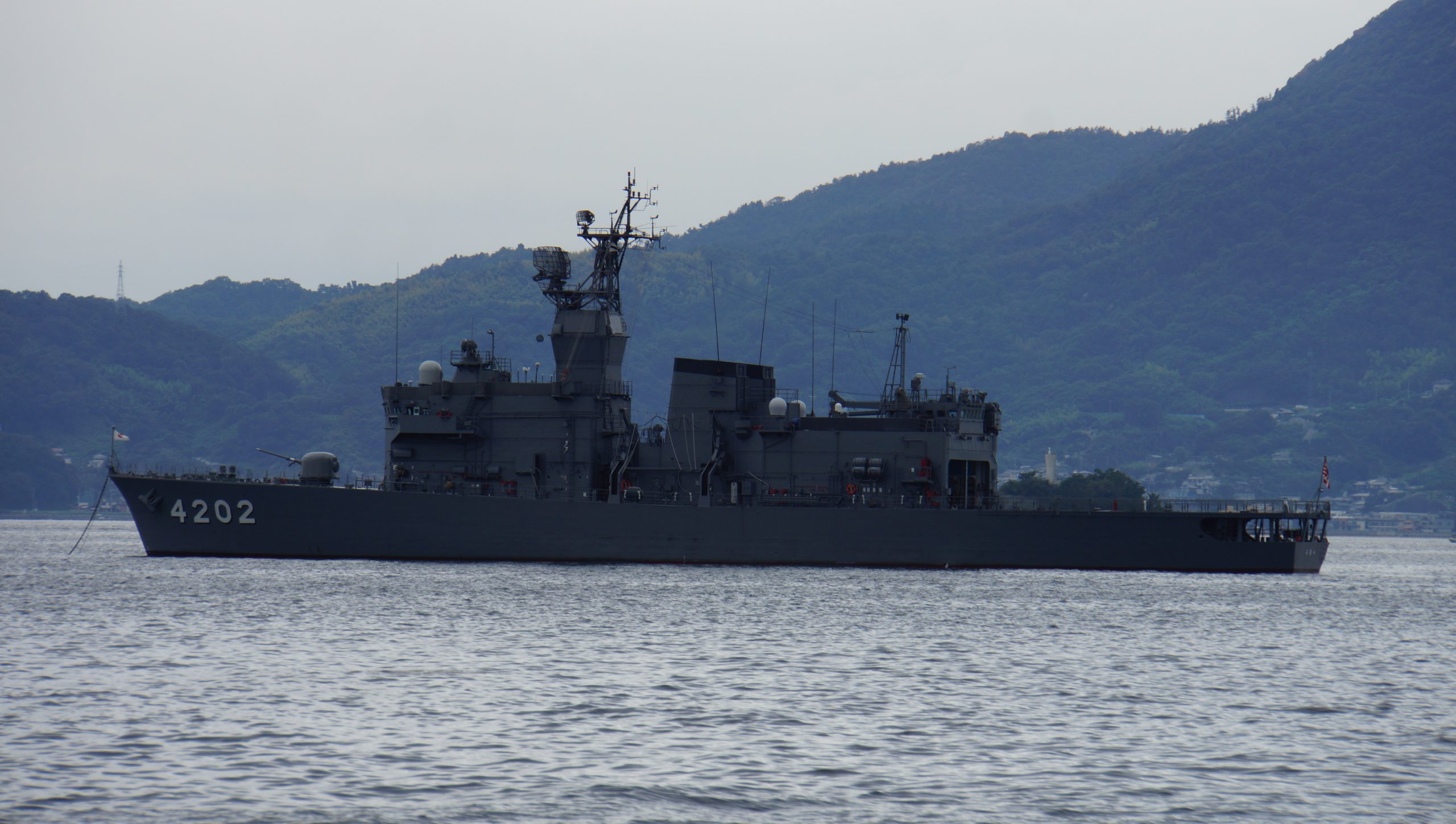 くろべ (訓練支援艦)