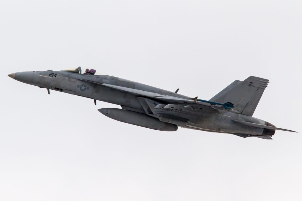 アメリカ海軍第5空母航空団（CVW-5）第27戦闘攻撃飛行隊（VFA-27）ロイヤル・メイス(F/A-18E)