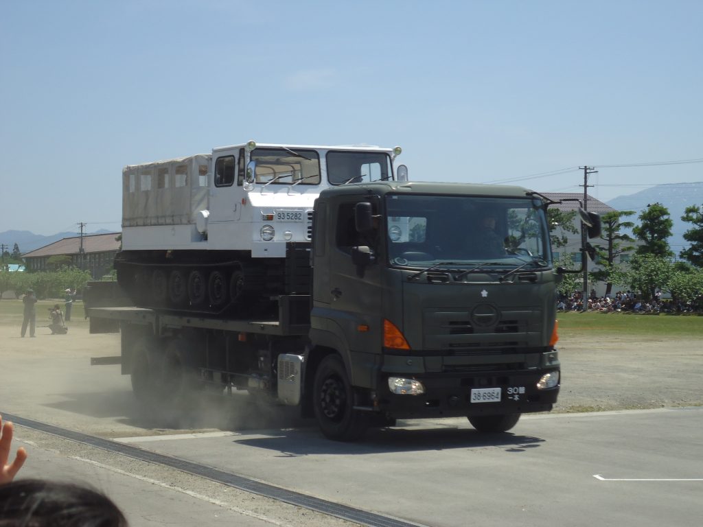 特大型トラック（6×4）