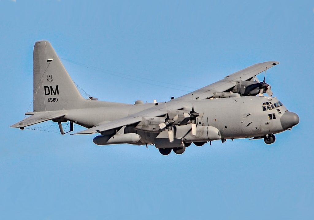 ネリス空軍基地上空(EC-130H)