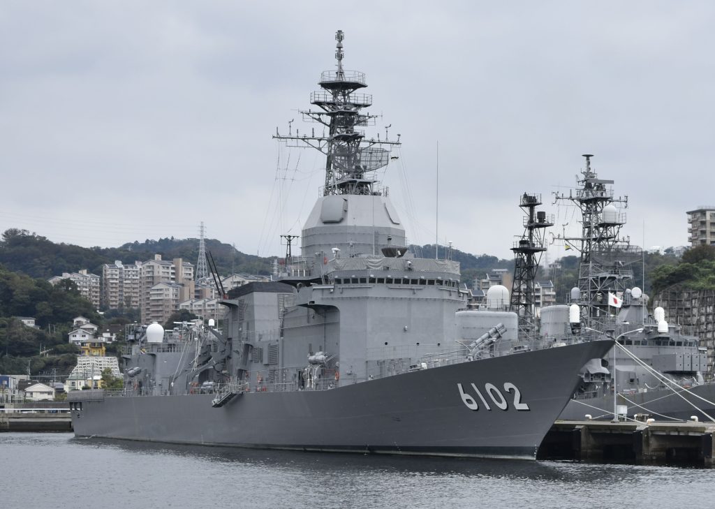 JS Asuka (ASE-6102)右舷前方
