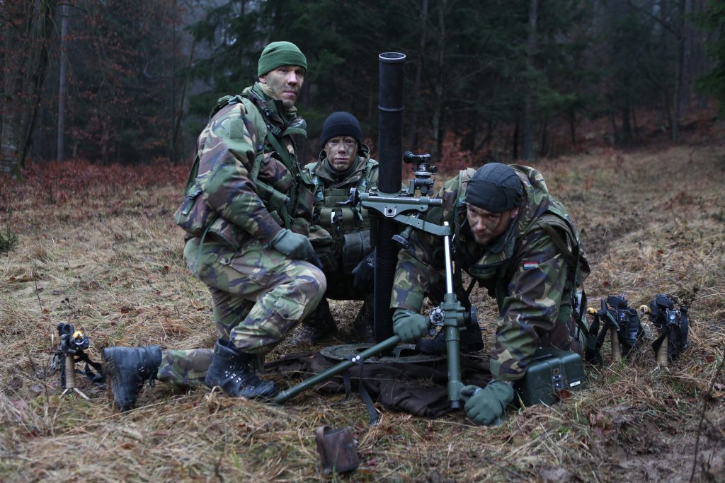 L16 81mm mortar