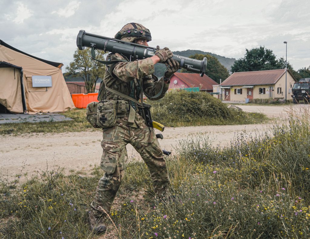 イギリス陸軍 サンドハースト王立陸軍士官学校 (AT4)