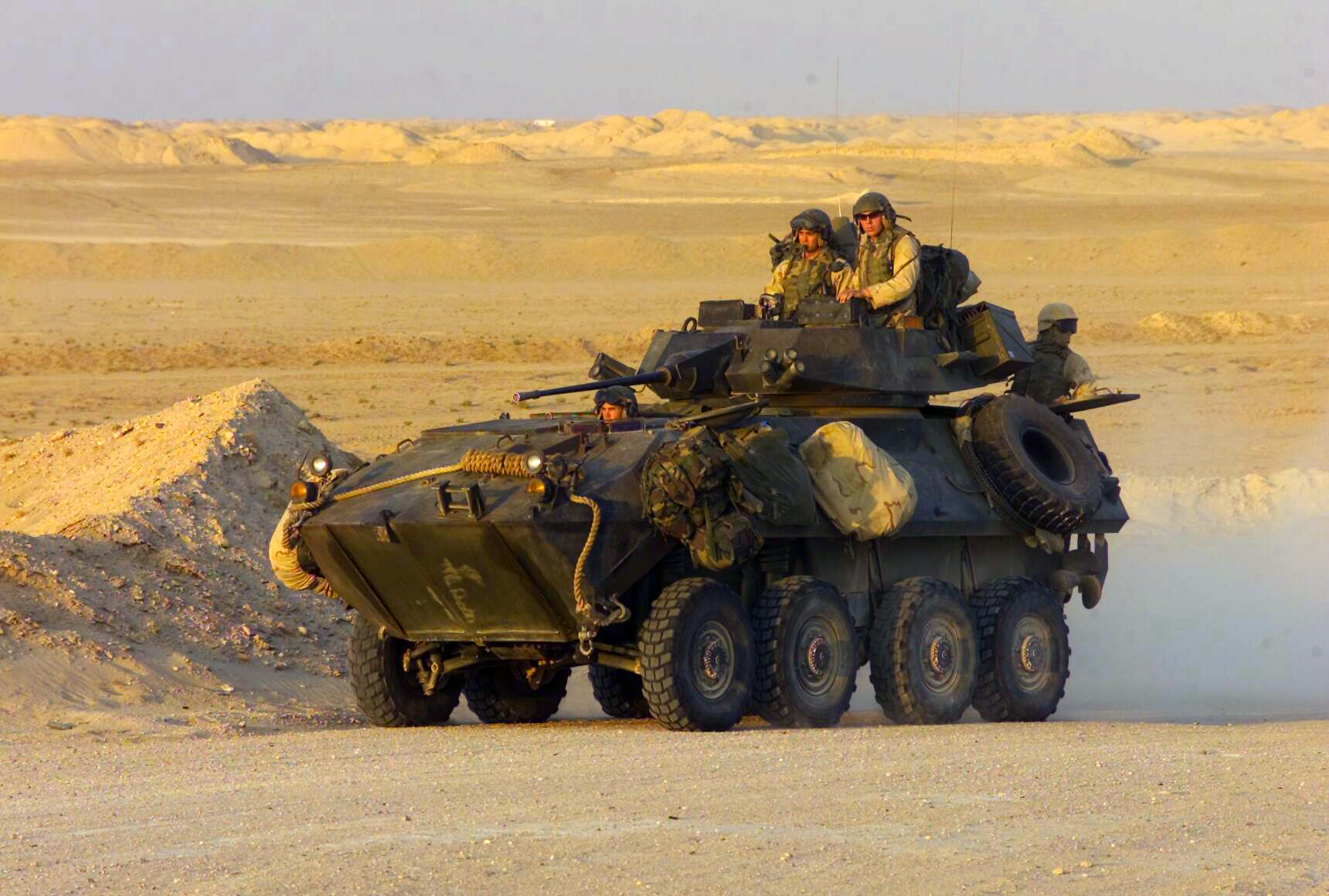 LAV-25A1/A2/A3 (Light Armored Vehicle)