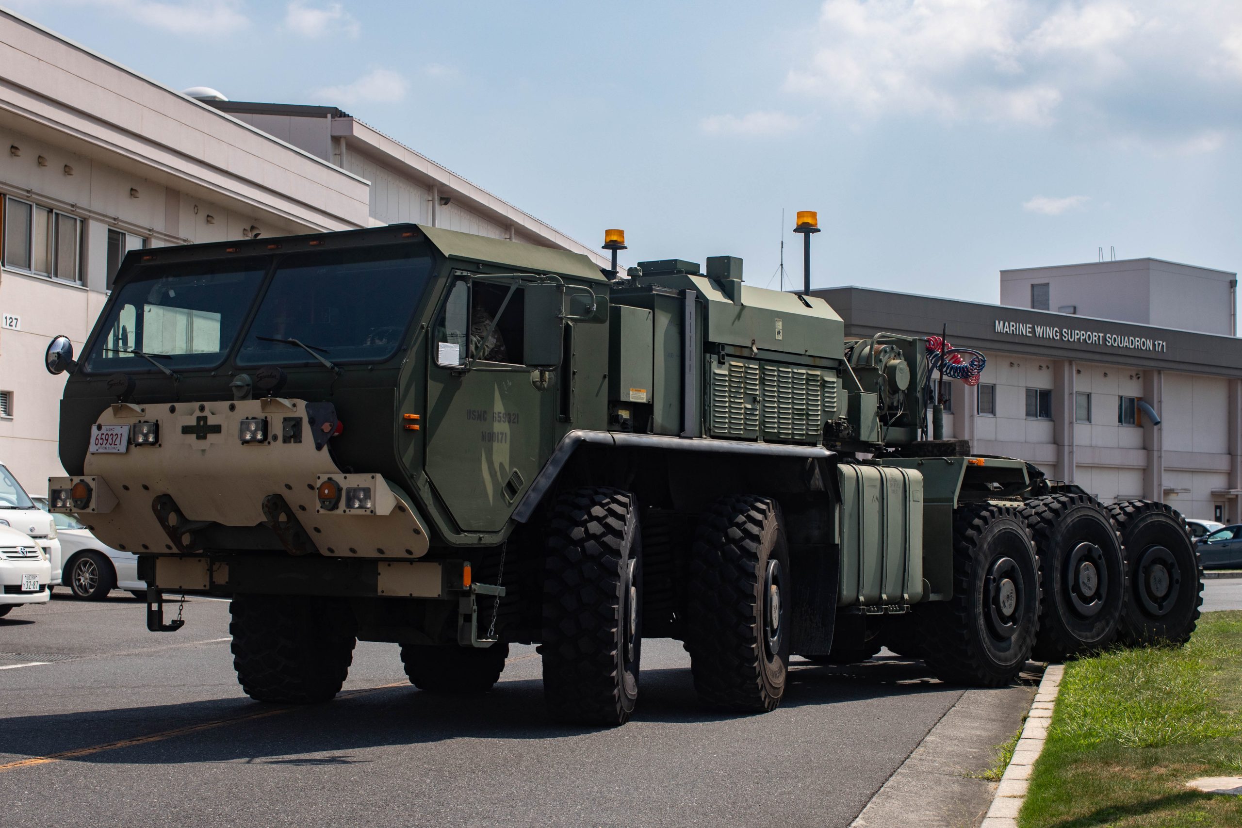 LVSR MKR16 (Tractor)