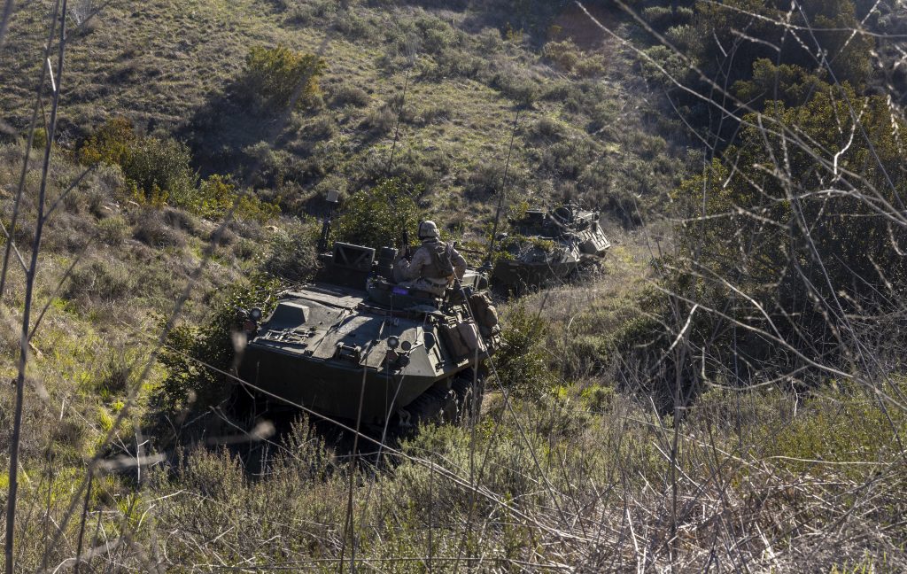 アメリカ海兵隊 第1海兵遠征軍情報群第1通信大隊 (LAV-MEWSS)_2