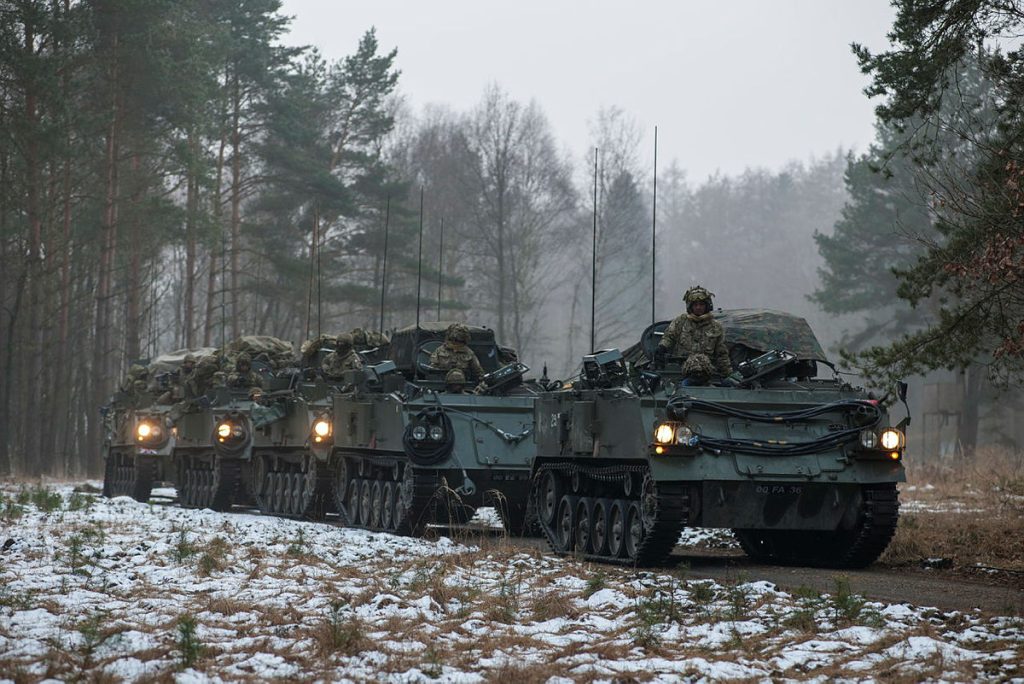 イギリス陸軍第3師団所属のFV432 Bulldog APC