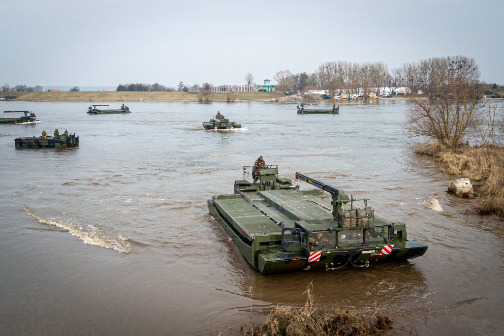 英独統合水陸両用工兵大隊(M3 Amphibious Rig)