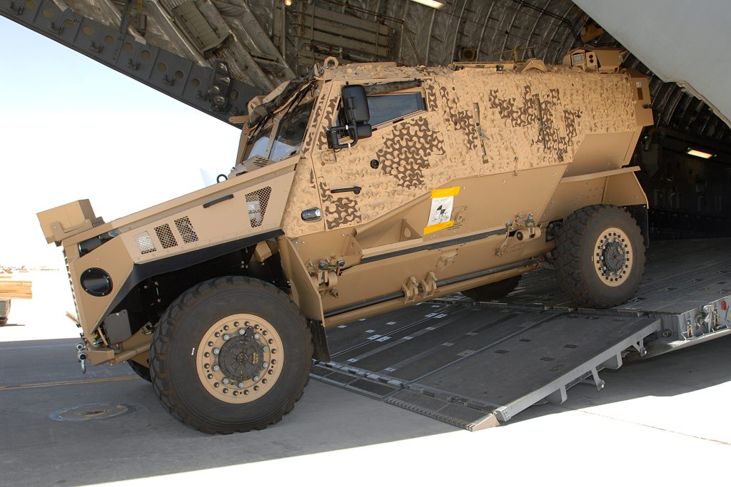 C-17 Globemaster IIIによる空輸・前線展開 (Foxhound LPPV)