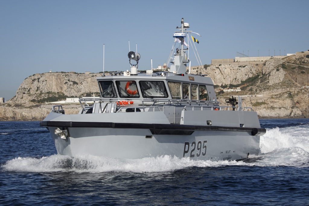 HMS Cutlass (P295)船首