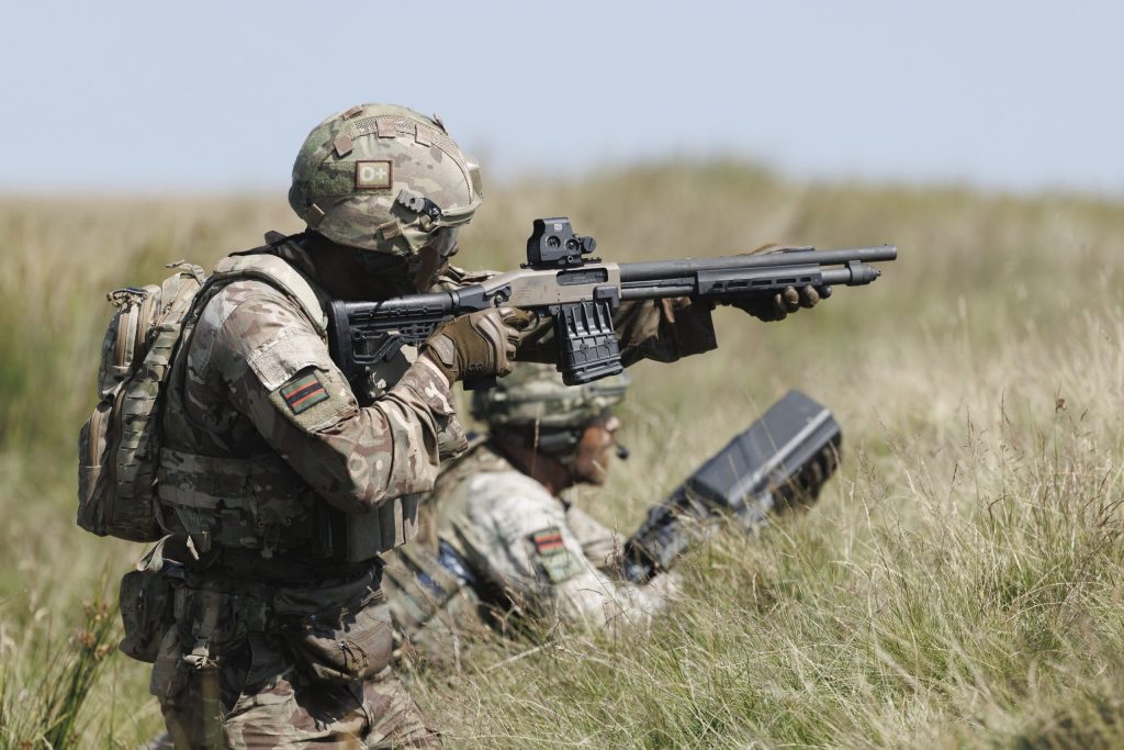 イギリス陸軍ロイヤル・アングリアン連隊第2大隊(Mossberg 590M)_2