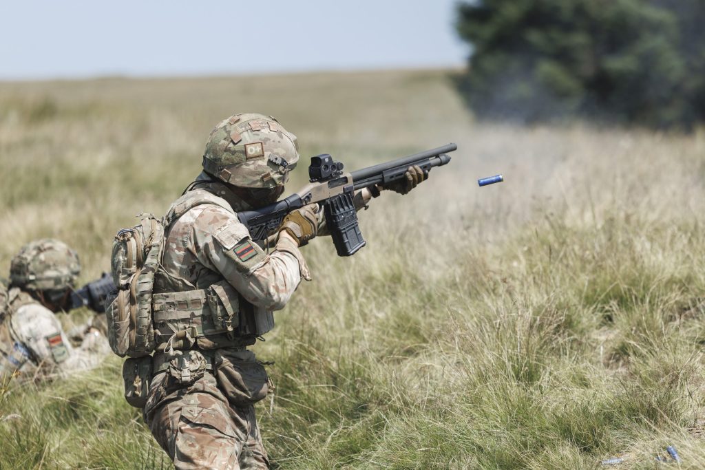 イギリス陸軍ロイヤル・アングリアン連隊第2大隊(Mossberg 590M)