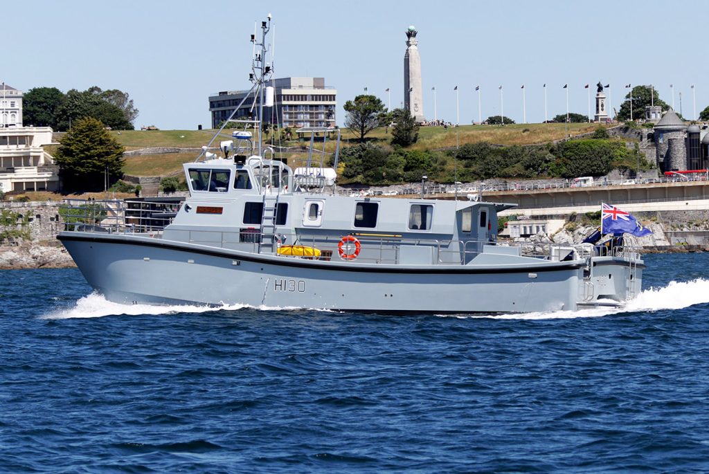 HMS Magpie (H130)左舷