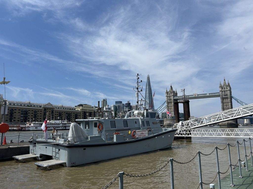 HMS Magpie (H130)船尾